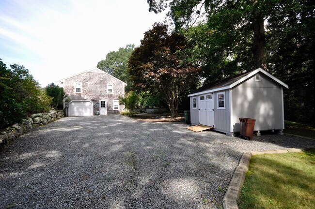 Building Photo - 34 Dale Dr