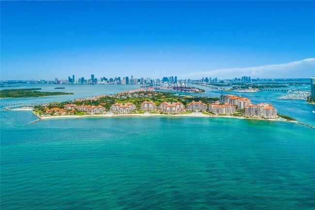Building Photo - 2332 Fisher Island Dr
