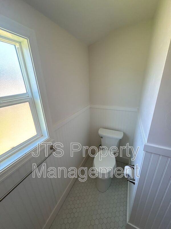 Building Photo - 501 J St