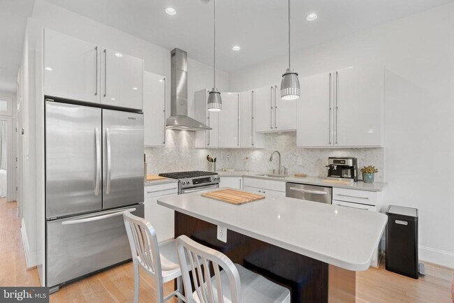 Building Photo - 2108 10th St NW