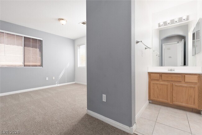 Building Photo - 3829 Bayamon St