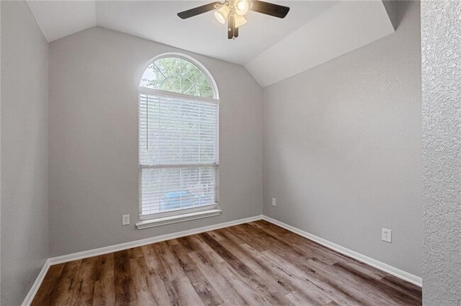Building Photo - 13556 Anarosa Loop