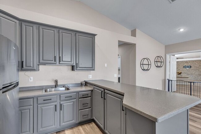 Building Photo - 1105 N 110th St
