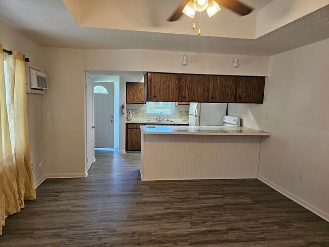 Building Photo - 1 Bed 1 Bath Near Downtown, Baldwin Park &...