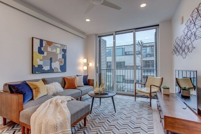 Building Photo - Luxury One Bedroom on Division near Salt &...