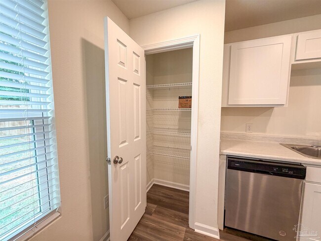 Building Photo - 6509 June Bug Dr
