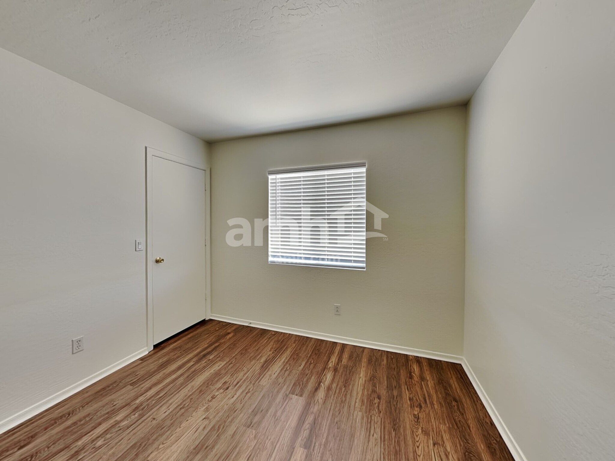 Building Photo - 11818 W Altadena Ave