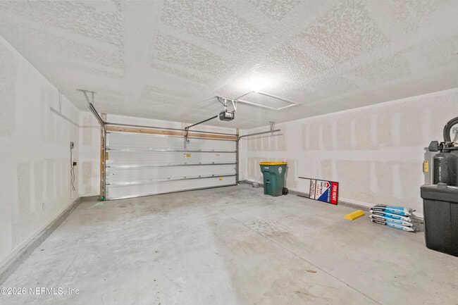 Building Photo - 8279 Meadow Walk Ln