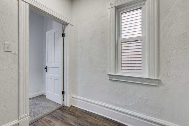 Building Photo - Available August 2026 - Fully Renovated 2 Bedroom in AMAZING Location!!