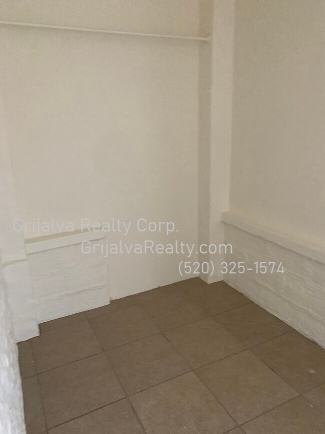 Building Photo - 237 W Missouri St