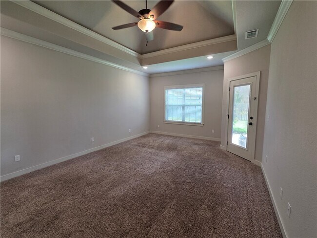 Building Photo - 2905 SW Satinwood Cove