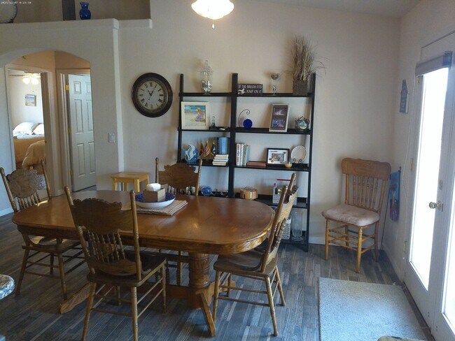 Building Photo - 1740 Quartz Ln