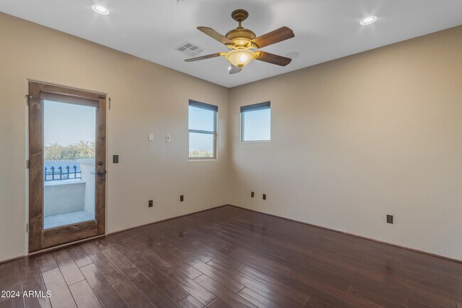 Building Photo - 2322 E Samantha Way