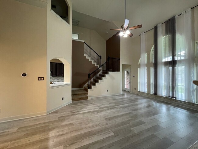 Building Photo - 1759 Lakeside Enclave Dr