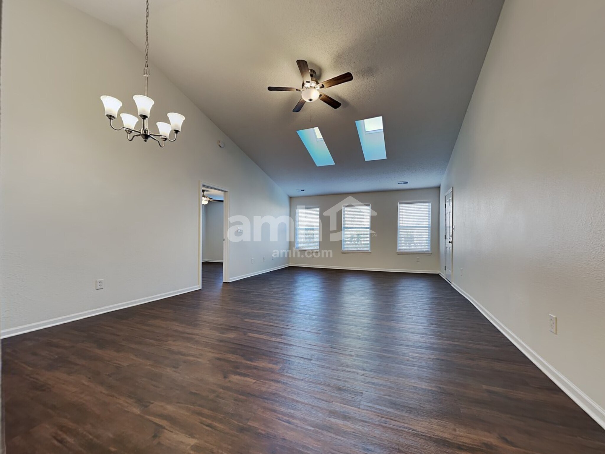 Building Photo - 15522 Dry Creek Rd