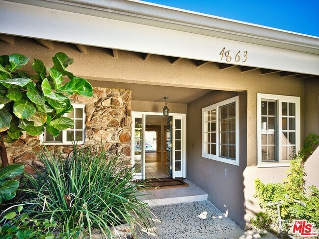 Building Photo - 4863 Don Juan Pl