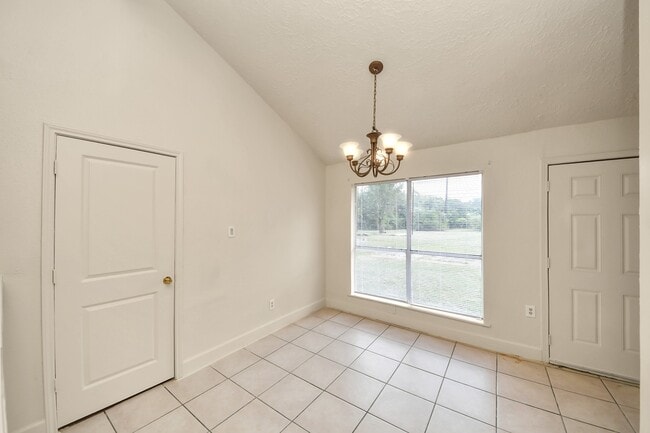 Building Photo - 7503 Roaring Springs Dr