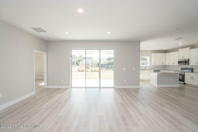 Building Photo - 1106 Homer St NW