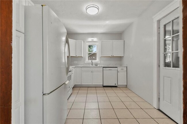 Building Photo - 360 Orient Ave