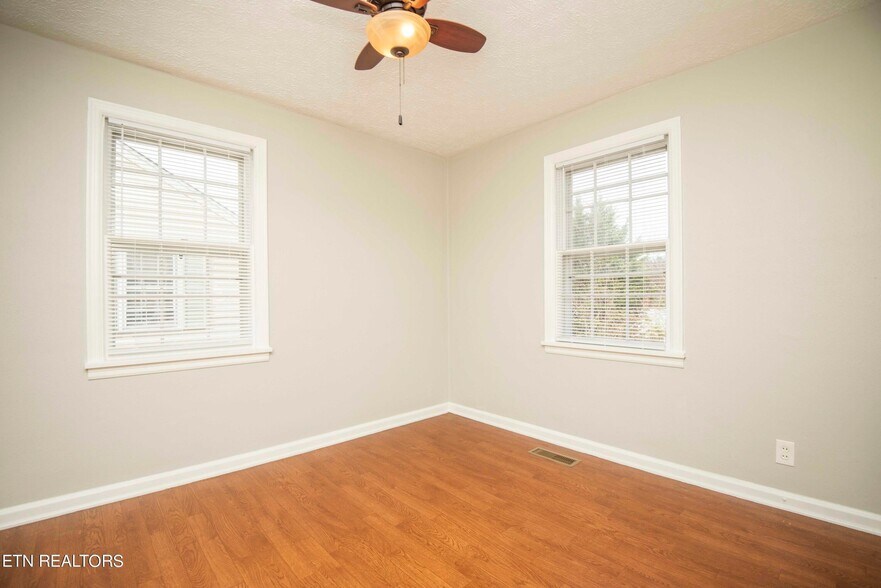 Building Photo - 1039 Oglewood Ave