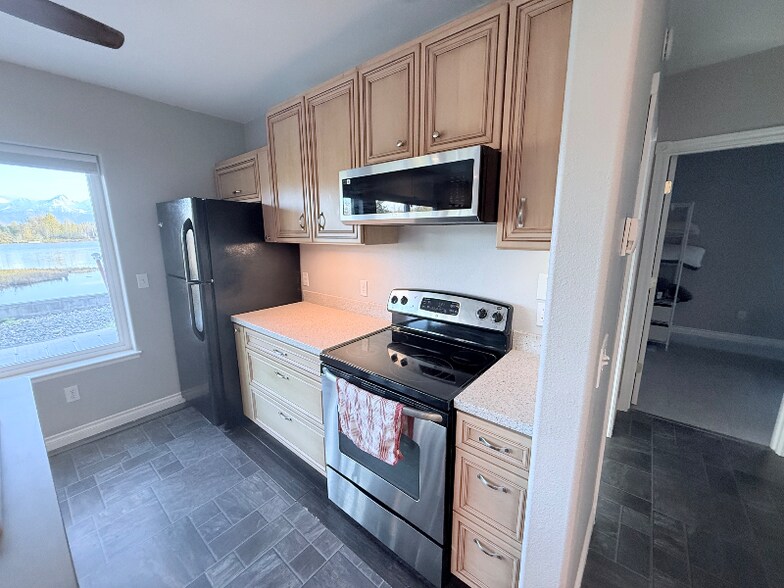 Building Photo - 7500 E Ashmore Ave