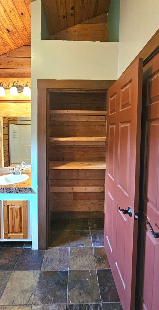 Building Photo - Private Log Cabin Home Peaceful Country Living on Acreage