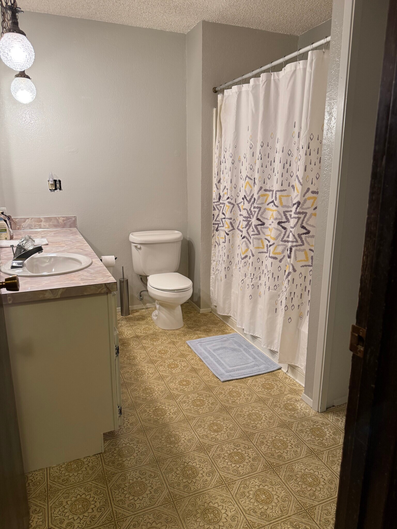 Building Photo - 1301 3rd St SE