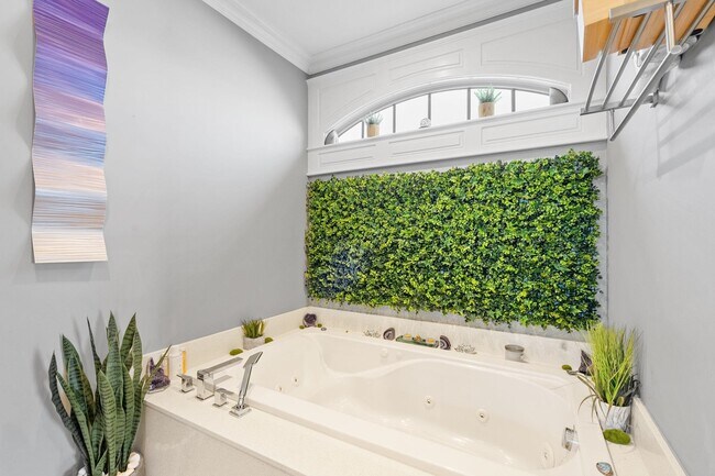 Building Photo - 94 Leonard St