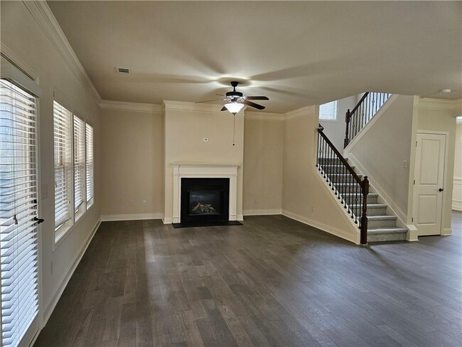Building Photo - 3155 Stonecrest Dr