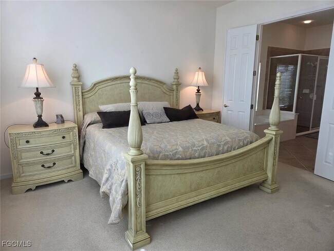 Building Photo - 9129 Links Dr