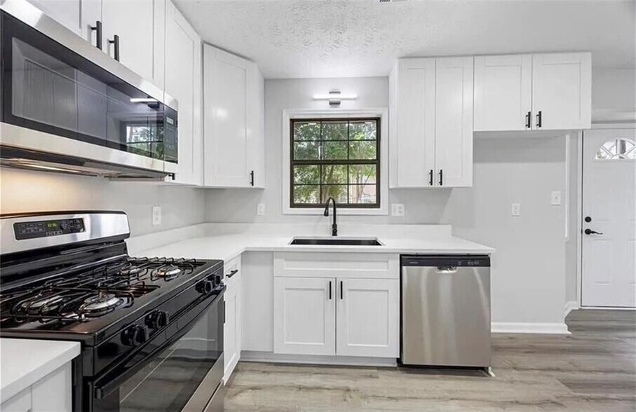 Building Photo - 2246 Hightrail Ct