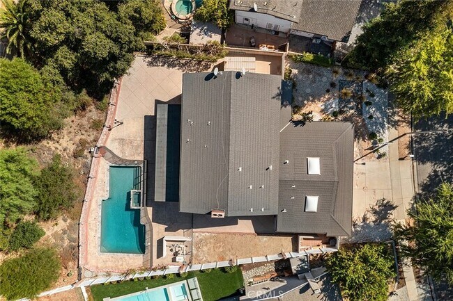 Building Photo - 27045 Esward Dr