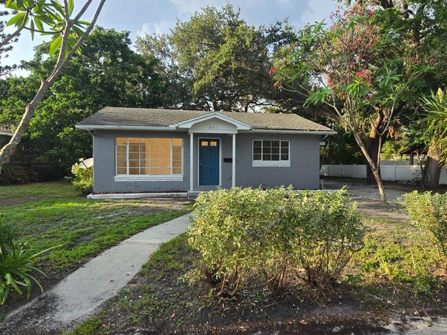 Building Photo - 751 27th Ave S