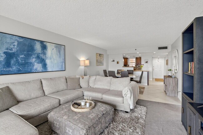 Building Photo - 3001 W Rolling Hills Cir