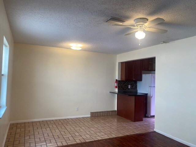 Building Photo - 4809 46th Ave N