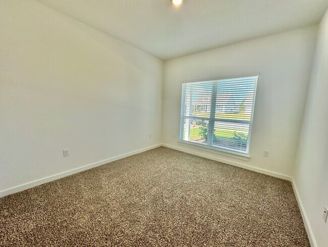 Building Photo - 494 Arrowwood Blvd
