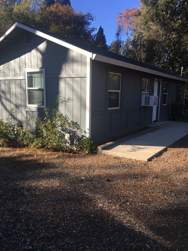 Building Photo - Paradise Cozy 2 bed one bath off of upper pentz road. Newly remodeled, new carpet/paint