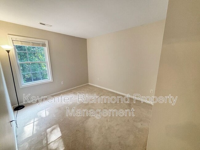Building Photo - 7607 Blue Cedar Dr