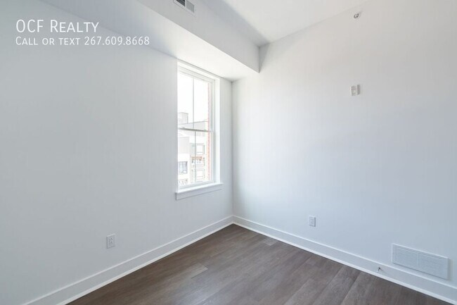 Building Photo - 813 N Broad St