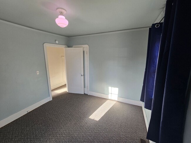 Building Photo - 1822 Earle St