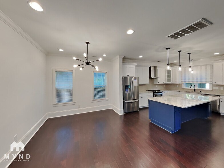 Building Photo - 1837 Umstead St