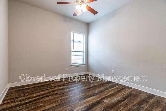 Building Photo - 3159 Daisy Meadow