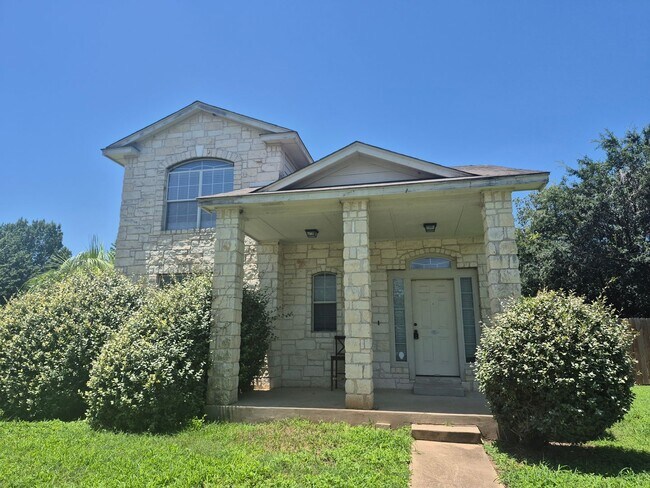 Building Photo - Spacious 3 bd home in a wonderful community.
