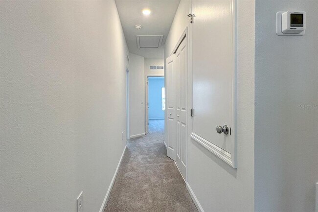 Building Photo - 2607 Skyline Lp