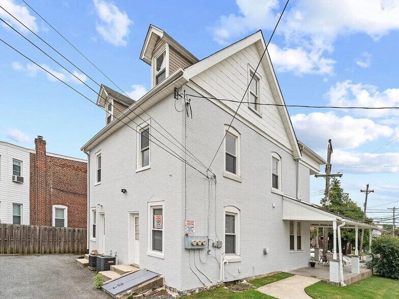 Building Photo - 203 S Springfield Rd
