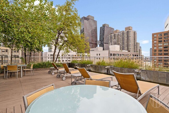 Building Photo - 303 E 33rd St