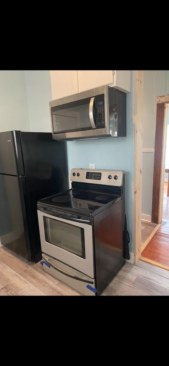 Building Photo - 1914 S Pine St