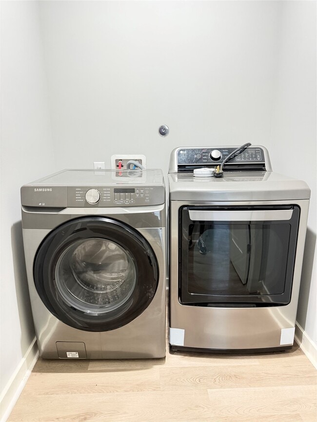 Building Photo - 8402 Double