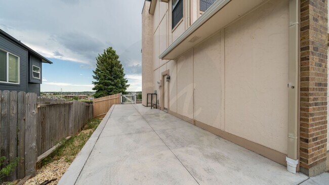 Building Photo - Beautiful 2 Story home in the Heart of Bri...