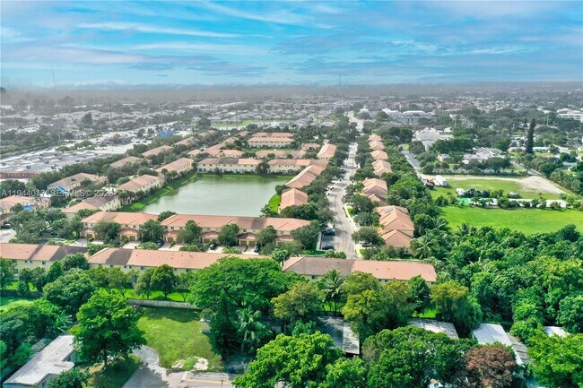 Building Photo - 3258 NW 32nd Terrace